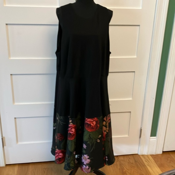 Hutch Black and Red Sleeveless Crew Neck Midi Dress tea length - Picture 3 of 7